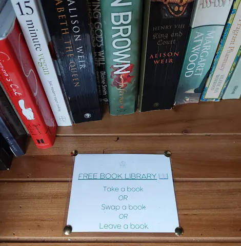 A sign that says Free Book Library.