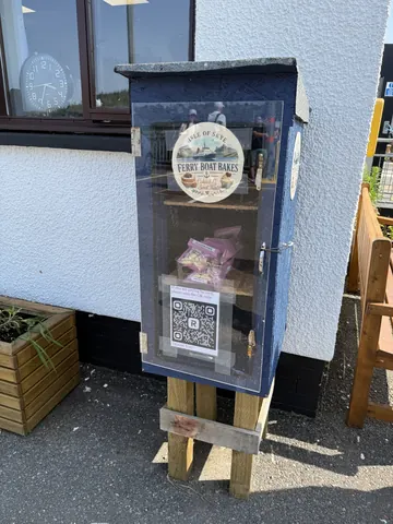 A blue box with a white label on it.