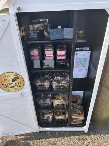 Photo 1 of 1 — Hunters Trove Cake Shed