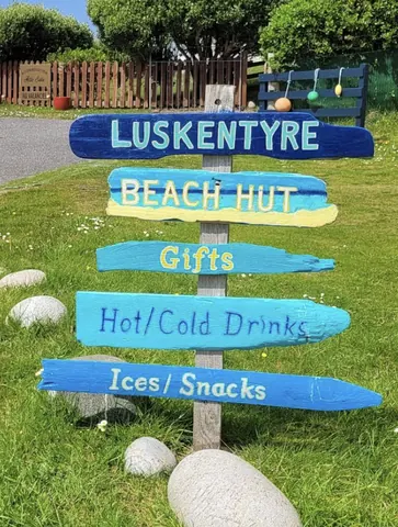 A sign that says Luskentyre on it.