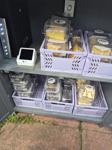 Photo 2 of 2 — Mini Bakes Cake Shed