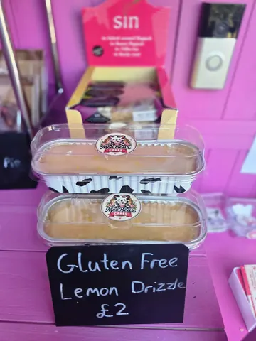A sign that says Gluten Free Lemon.